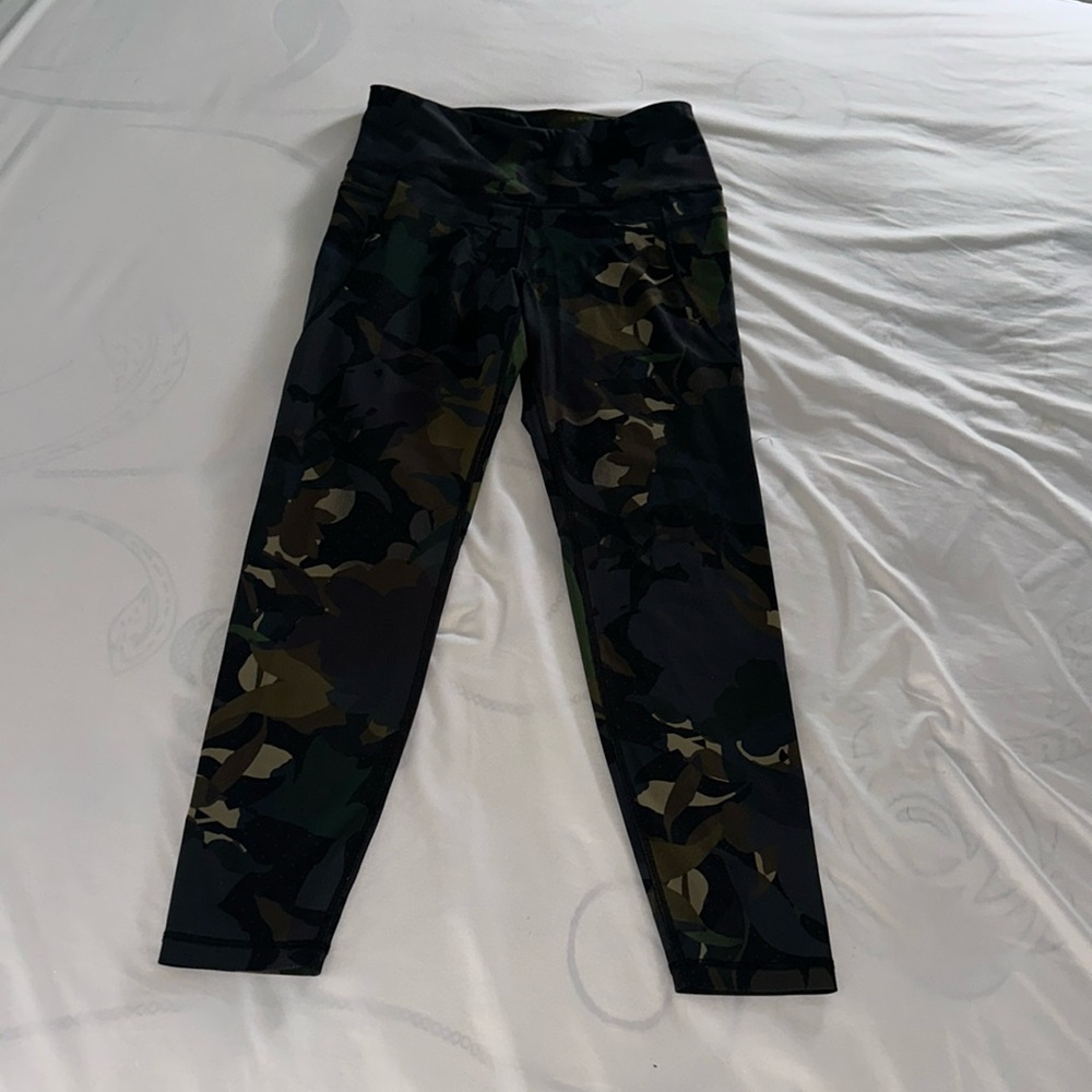 Old Navy Active Elevate Legging Green Camo Womens Size Large